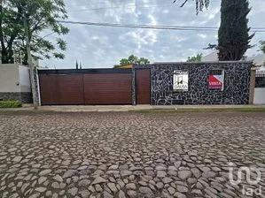 NEX-299805 - Casa en Venta, con 3 recamaras, con 3 baños, con 450 m2 de construcción.