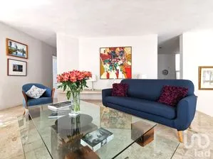 NEX-199472 - Casa en Venta, con 3 recamaras, con 4 baños, con 490.36 m2 de construcción.