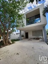 NEX-268039 - Casa en Venta, con 4 recamaras, con 5 baños, con 259 m2 de construcción.
