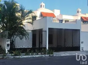 NEX-272212 - Casa en Venta, con 3 recamaras, con 3 baños, con 188 m2 de construcción.