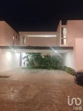 NEX-276606 - Casa en Venta, con 3 recamaras, con 3 baños, con 301 m2 de construcción en Dzityá, CP 97302, Yucatán.