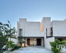 NEX-296160 - Casa en Venta, con 2 recamaras, con 2 baños, con 180 m2 de construcción.