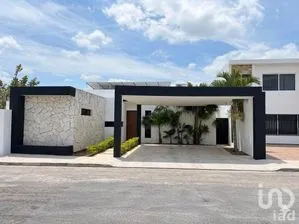 NEX-296868 - Casa en Venta, con 3 recamaras, con 4 baños, con 288.26 m2 de construcción.
