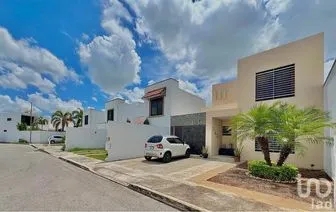 NEX-298248 - Casa en Renta, con 3 recamaras, con 2 baños, con 107.79 m2 de construcción.