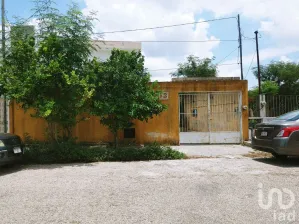 NEX-92879 - Casa en Venta, con 3 recamaras, con 2 baños, con 258 m2 de construcción en Ampliación Salvador Alvarado Sur, CP 97196, Yucatán.