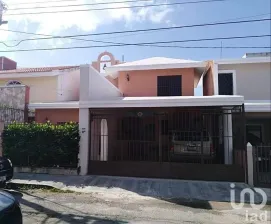 NEX-101056 - Casa en Venta, con 5 recamaras, con 5 baños, con 358 m2 de construcción en Monte Alban, CP 97114, Yucatán.