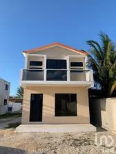 NEX-208479 - Casa en Venta, con 3 recamaras, con 3 baños, con 185 m2 de construcción.
