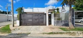 NEX-270706 - Casa en Venta, con 4 recamaras, con 3 baños, con 290 m2 de construcción.
