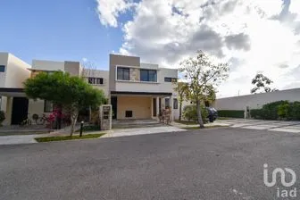 NEX-270800 - Casa en Venta, con 3 recamaras, con 3 baños, con 158.29 m2 de construcción.