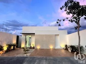 NEX-270843 - Casa en Venta, con 3 recamaras, con 3 baños, con 170 m2 de construcción.