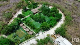 NEX-270846 - Casa en Venta, con 3 recamaras, con 4 baños, con 309 m2 de construcción.