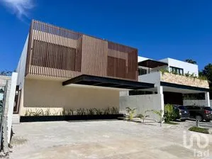 NEX-270998 - Casa en Venta, con 6 recamaras, con 6 baños, con 400 m2 de construcción en Santa María Yaxché, CP 97308, Yucatán.