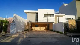 NEX-271003 - Casa en Venta, con 3 recamaras, con 4 baños, con 237.15 m2 de construcción en Santa Gertrudis Copo, CP 97305, Yucatán.