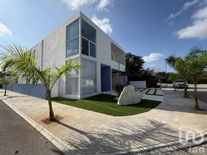 NEX-272080 - Casa en Venta, con 3 recamaras, con 4 baños, con 418 m2 de construcción en Kikteil, CP 97303, Yucatán.