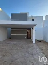 NEX-287929 - Casa en Venta, con 3 recamaras, con 4 baños, con 224 m2 de construcción.