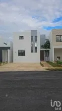 NEX-287970 - Casa en Venta, con 2 recamaras, con 1 baño en Caucel, CP 97314, Yucatán.