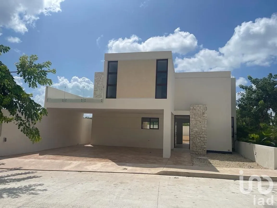 Casa en Venta en Xcanatún, Mérida, Yucatán | NEX-287971 | iad México | Foto 1 de 7