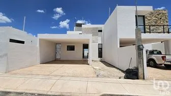 NEX-292944 - Casa en Venta, con 3 recamaras, con 3 baños, con 176.84 m2 de construcción en Dzityá, CP 97302, Yucatán.
