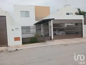 NEX-293004 - Casa en Venta, con 4 recamaras, con 1 baño, con 264 m2 de construcción en San Antonio Hool, CP 97302, Yucatán.