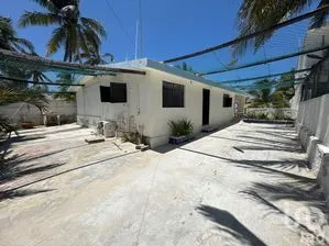 NEX-298437 - Casa en Venta, con 2 recamaras, con 2 baños, con 232 m2 de construcción.