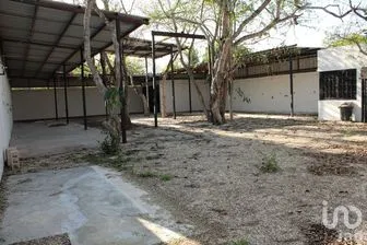 NEX-298449 - Local en Venta, con 300 m2 de construcción.