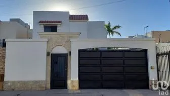 NEX-288011 - Casa en Venta, con 3 recamaras, con 2 baños, con 198 m2 de construcción en Los Portales, CP 83247, Sonora.