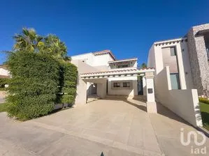 NEX-288562 - Casa en Venta, con 3 recamaras, con 4 baños, con 349 m2 de construcción en Los Lagos, CP 83245, Sonora.