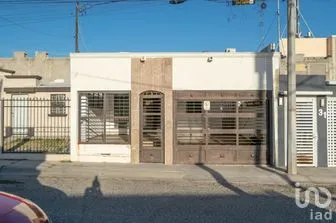 NEX-290479 - Casa en Venta, con 2 recamaras, con 2 baños en Villa Colonial, CP 83106, Sonora.