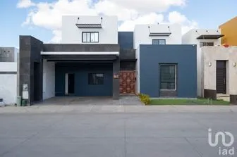 NEX-290520 - Casa en Renta, con 4 recamaras, con 3 baños, con 300 m2 de construcción en Los Santos Residencial, CP 83224, Sonora.