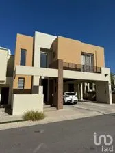 NEX-290522 - Casa en Venta, con 4 recamaras, con 4 baños, con 261.79 m2 de construcción en Alta Firenze Residencial, CP 83104, Sonora.