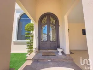 NEX-290526 - Casa en Renta, con 4 recamaras, con 4 baños, con 250 m2 de construcción en Santa Lucia, CP 83145, Sonora.