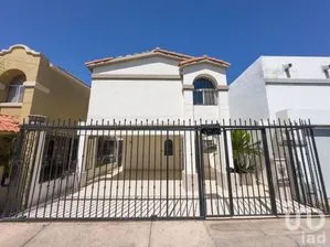 NEX-290548 - Casa en Renta, con 4 recamaras, con 3 baños, con 190 m2 de construcción en Nueva Galicia, CP 83245, Sonora.