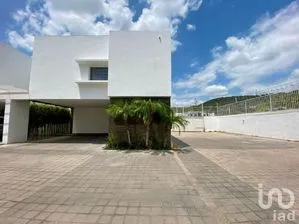 NEX-290550 - Casa en Renta, con 3 recamaras, con 2 baños, con 160 m2 de construcción en Lomas Altas, CP 83159, Sonora.