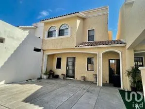 NEX-290552 - Casa en Renta, con 3 recamaras, con 2 baños, con 130 m2 de construcción en Campo Grande Residencial, CP 83220, Sonora.