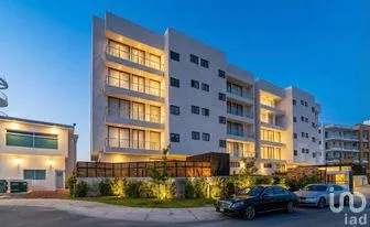 NEX-280380 - Departamento en Venta, con 3 recamaras, con 2 baños, con 260 m2 de construcción.