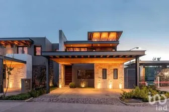 NEX-280382 - Casa en Venta, con 3 recamaras, con 3 baños, con 280 m2 de construcción en Altozano el Nuevo Querétaro, CP 76237, Querétaro.