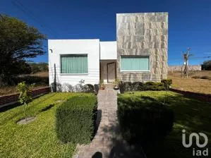 NEX-280395 - Casa en Venta, con 3 recamaras, con 3 baños, con 200 m2 de construcción en Los Girasoles, CP 76755, Querétaro.