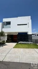 NEX-295369 - Casa en Venta, con 3 recamaras, con 2 baños, con 196 m2 de construcción.
