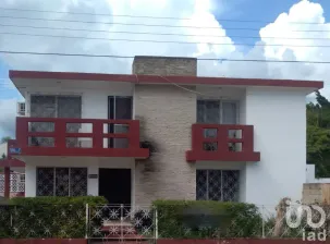 NEX-92741 - Casa en Venta, con 4 recamaras, con 3 baños, con 231 m2 de construcción.