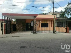 NEX-97905 - Casa en Venta, con 4 recamaras, con 2 baños, con 313 m2 de construcción.