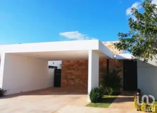 NEX-92846 - Casa en Venta, con 3 recamaras, con 3 baños, con 224 m2 de construcción en Temozon Norte, CP 97302, Yucatán.