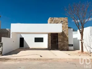 NEX-93419 - Casa en Venta, con 3 recamaras, con 3 baños, con 242 m2 de construcción en Conkal, CP 97345, Yucatán.