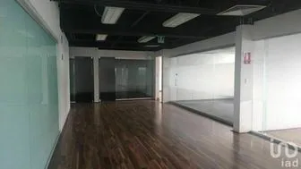 NEX-207801 - Oficina en Renta, con 2 baños, con 597 m2 de construcción.