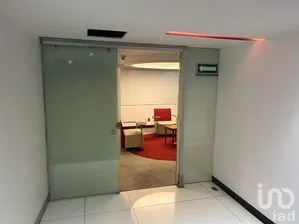 NEX-212230 - Oficina en Renta, con 2 baños, con 302 m2 de construcción.