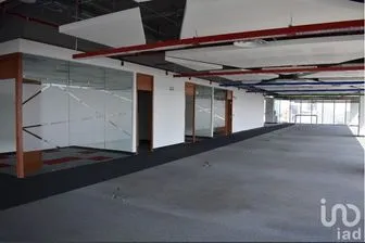 NEX-222728 - Oficina en Renta, con 2 baños, con 734 m2 de construcción.