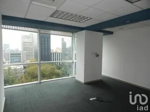NEX-226352 - Oficina en Renta, con 2 baños, con 221.25 m2 de construcción.