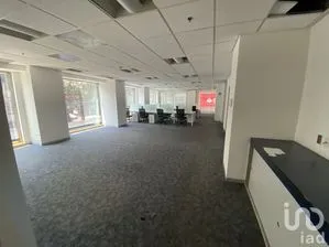 NEX-268886 - Oficina en Renta, con 2 baños, con 697 m2 de construcción.