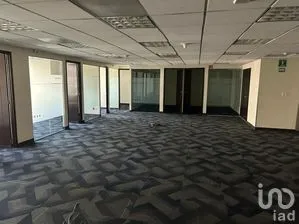 NEX-269356 - Oficina en Renta, con 2 baños, con 270 m2 de construcción.