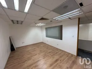 NEX-269373 - Oficina en Renta, con 2 baños, con 315 m2 de construcción.