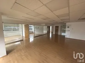 NEX-269739 - Oficina en Renta, con 2 baños, con 270 m2 de construcción.